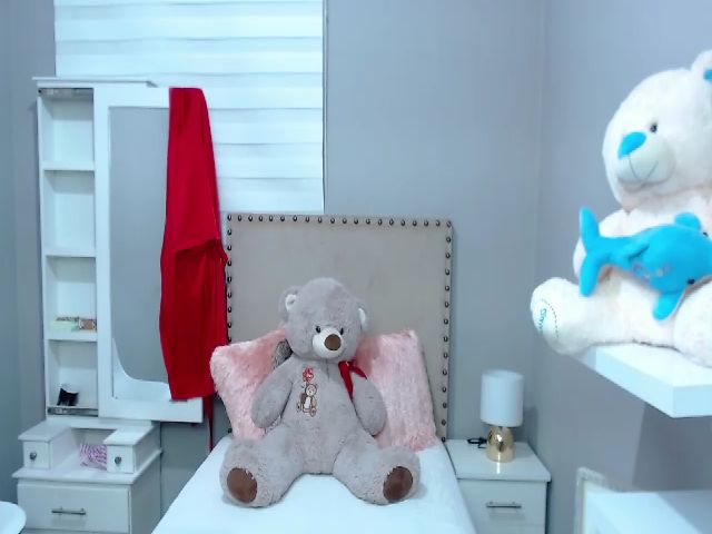 Live sex webcam photo for Emacollins #262835328