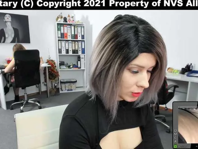 Live sex webcam photo for KinkyOffice #241017776