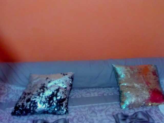 Live sex webcam photo for AnnaDimond #241431749