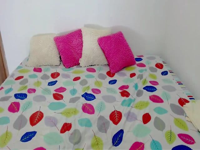 Live sex webcam photo for Katy_naughty1 #262969746