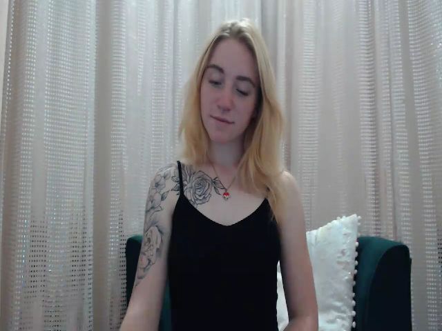 Live sex webcam photo for RedBerryy #255591675