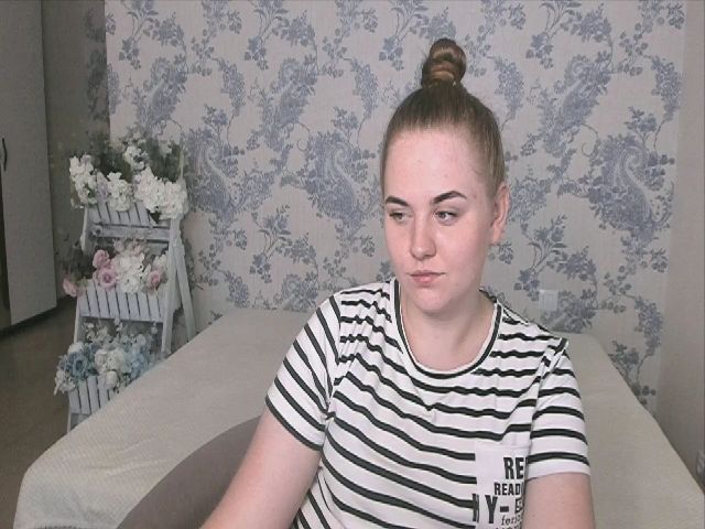 Live sex webcam photo for EllaBrix #254719680