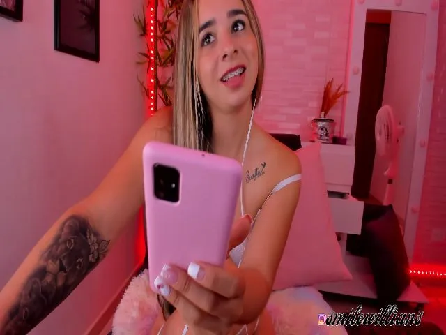 Live sex webcam photo for Lorenwillians #254838209