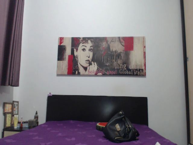 Live sex webcam photo for MonicaDiamond #256491481