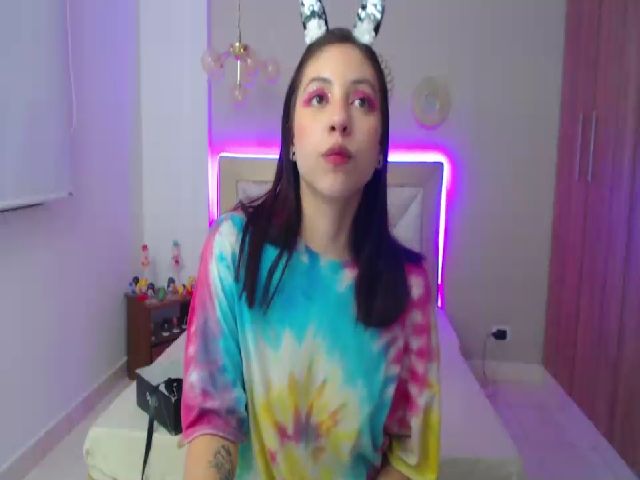 Live sex webcam photo for Emily_evans18 #261180040