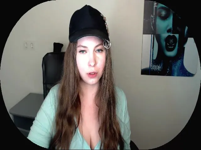 Live sex webcam photo for MollyMey #265099319