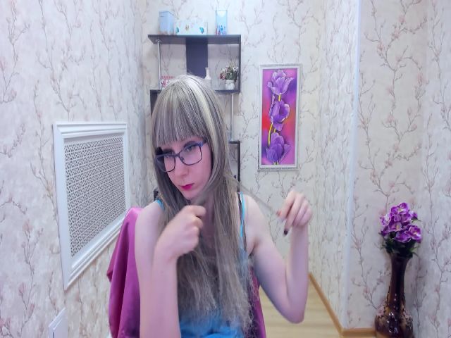 Live sex webcam photo for AlanaDreamy #254501678