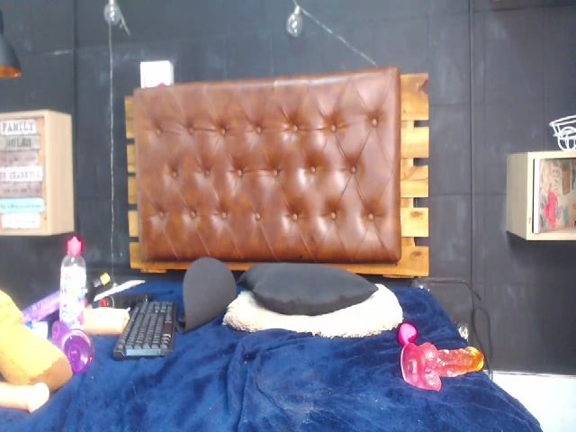 Live sex webcam photo for AslyCute #256094267