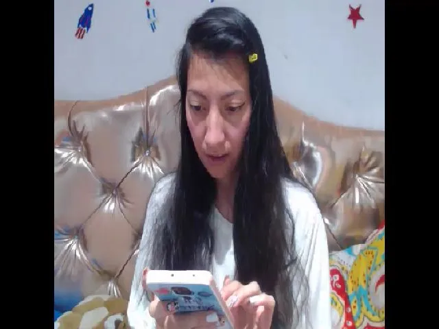 Live sex webcam photo for Kaymilf #263405235