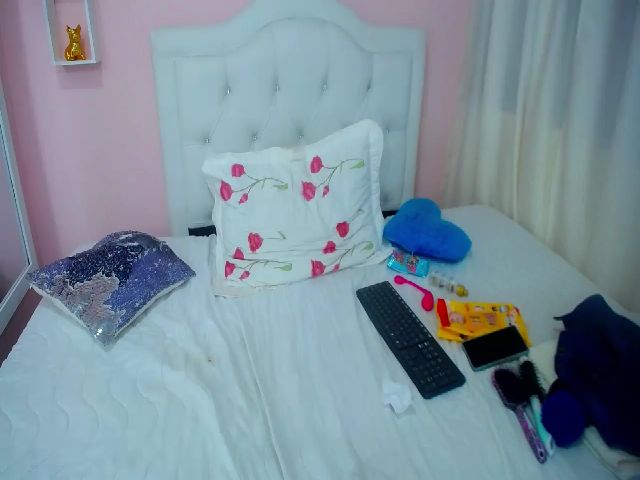 Live sex webcam photo for Petite_camila #287864584