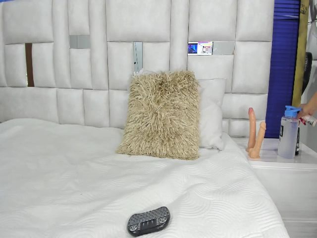 Live sex webcam photo for Scarlet_corte #252986027