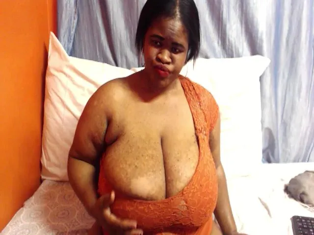 Live sex webcam photo for Sweetnozie #262239533