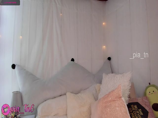 Live sex webcam photo for Pia_tn #259643099