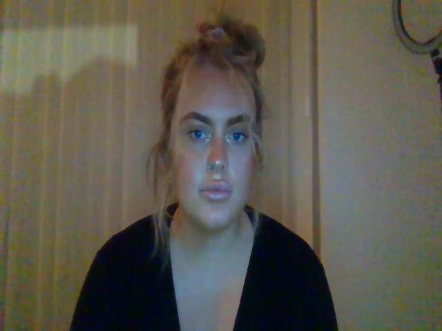 Live sex webcam photo for Hattiexox1 #263937981