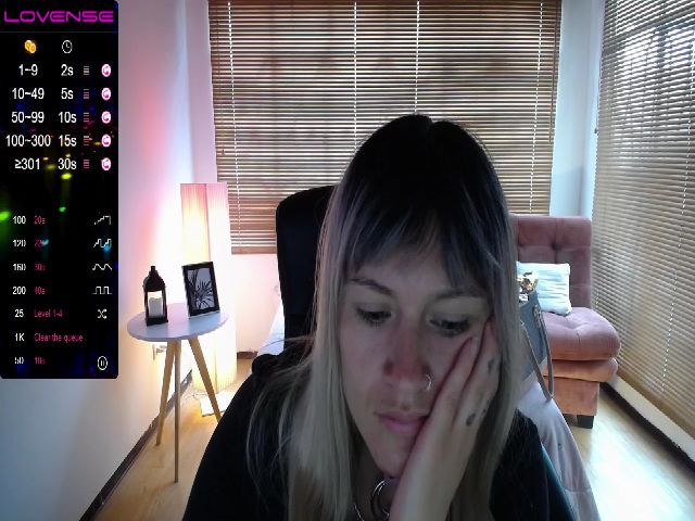 Live sex webcam photo for Kimjeniie #259956002