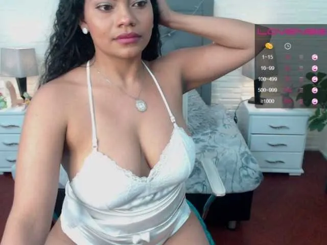Live sex webcam photo for Lupe-blue #241121593