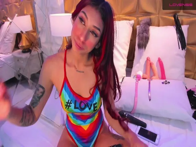 Live sex webcam photo for CandyLaw_ #261517682