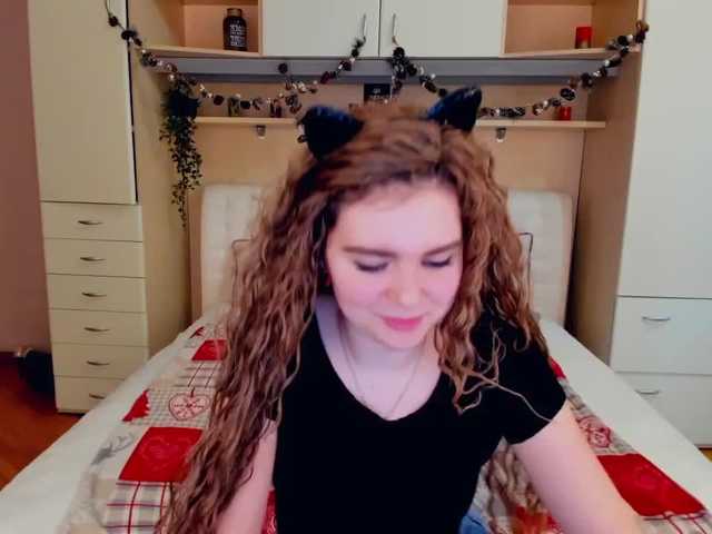 Live sex webcam photo for EliRoks #240955186