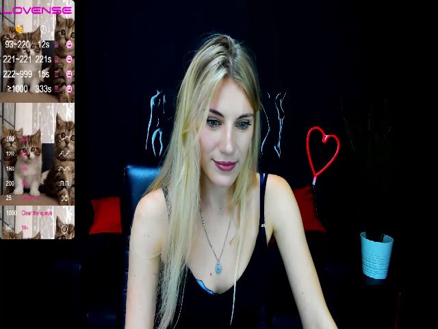 Live sex webcam photo for LiliManchest #262716743