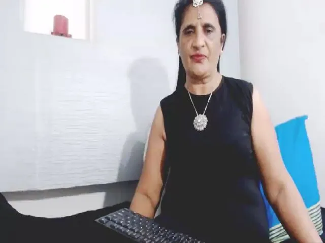 Live sex webcam photo for Indianmilf58 #257357894