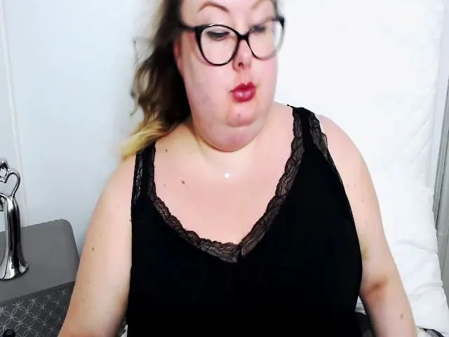 Live sex webcam photo for HornyBonnie #253377123
