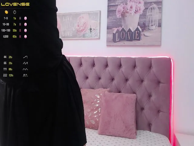 Live sex webcam photo for JessiBenz #255717702