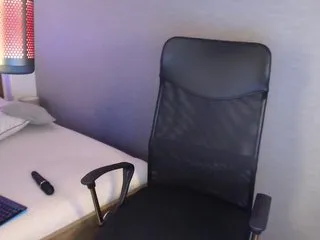 Live sex webcam photo for -EliSwan- #240857356