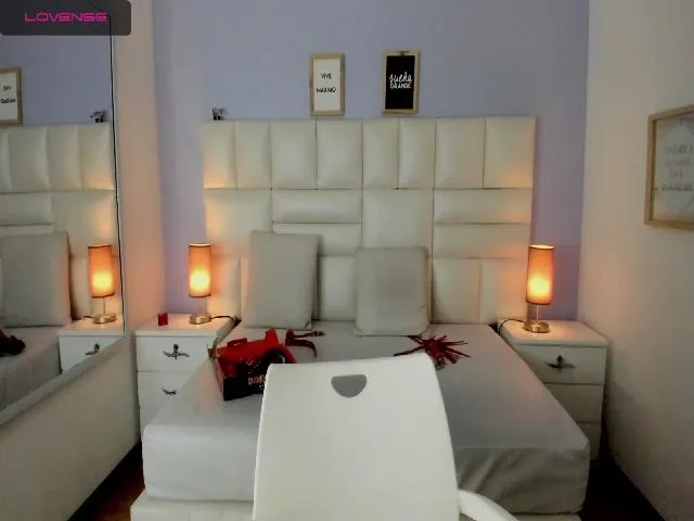 Live sex webcam photo for Rebeca__grey #254809190