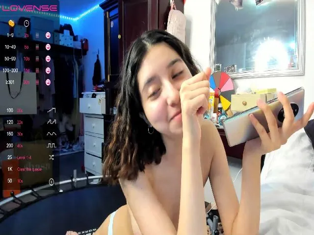 Live sex webcam photo for Cherrycute666 #256140211