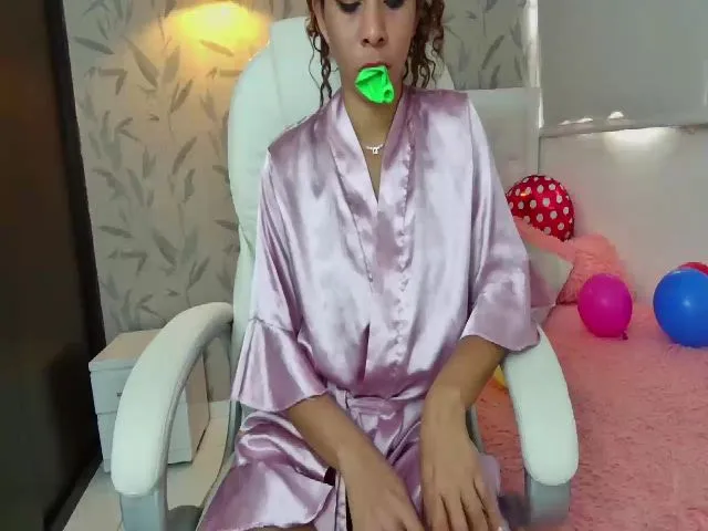 Live sex webcam photo for Katie_teen #252570390