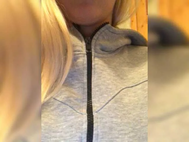 Live sex webcam photo for KristyVegas #248456116