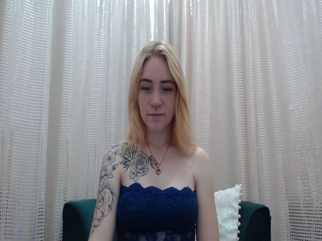 Live sex webcam photo for RedBerryy #264015610