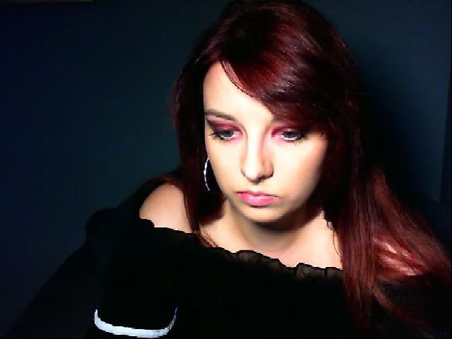 Live sex webcam photo for VirginLuna18 #255682740