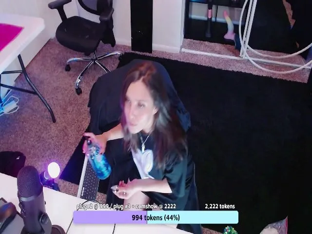 Live sex webcam photo for moonlitfox #259394683