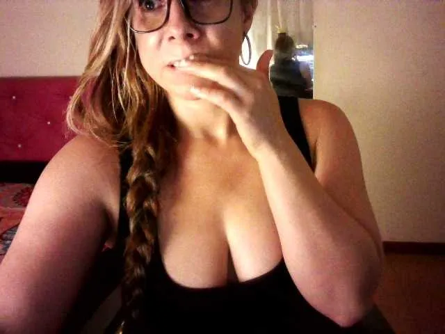 Live sex webcam photo for charlotee3 #246007718