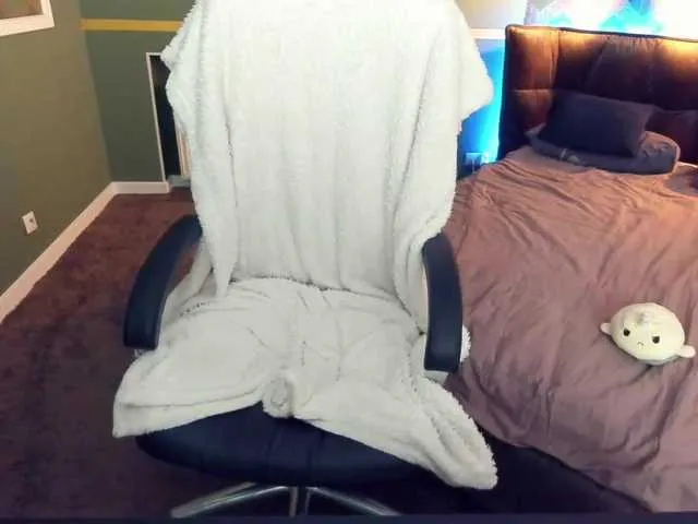 Live sex webcam photo for MickeyMeo #264128761