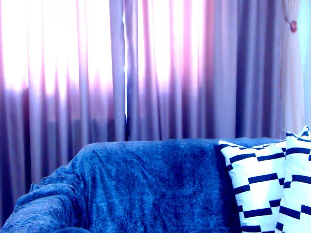 Live sex webcam photo for SweetyPaws #261917607