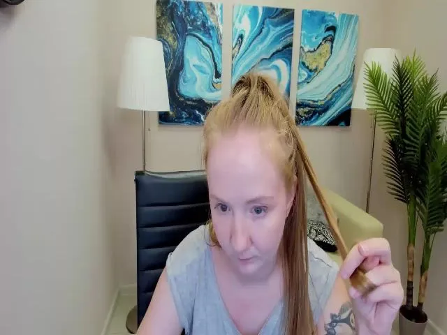 Live sex webcam photo for StunningKelly #257077557