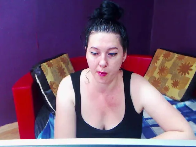 Live sex webcam photo for SlaveMeRubyX #261180225