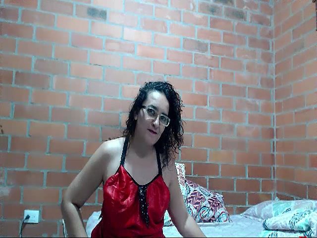 Live sex webcam photo for SaimaJayeb #261488410