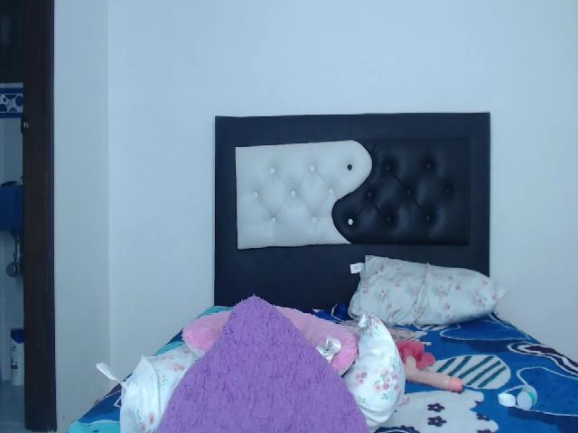 Live sex webcam photo for Sandylau2216 #258942349