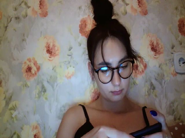 Live sex webcam photo for lolly_hollyy #256041656
