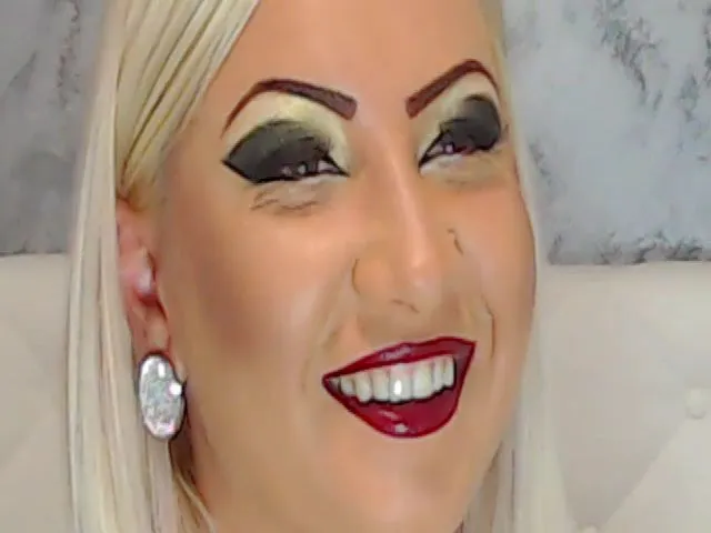 Live sex webcam photo for AnnabelCarly #252290656