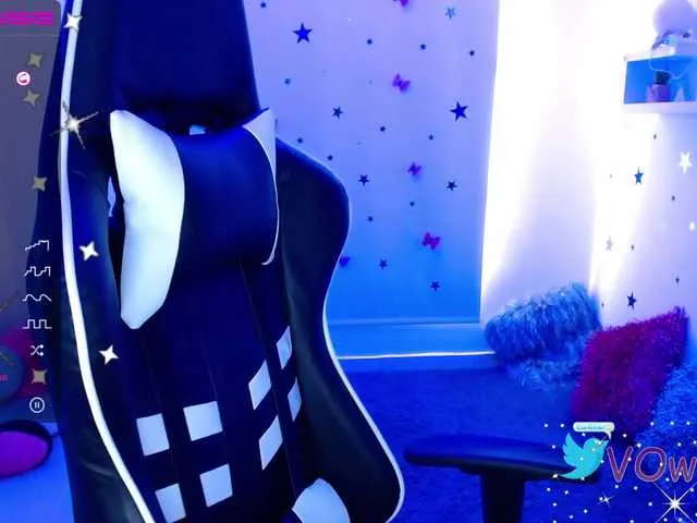 Live sex webcam photo for VioletOwen #244442613