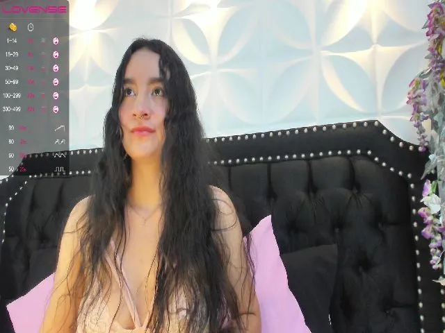 Live sex webcam photo for YoursLauren #252783256