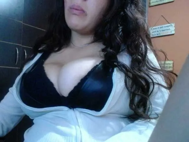 Live sex webcam photo for melanyissabel #240994751