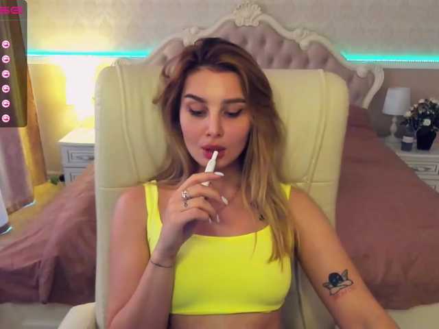 Live sex webcam photo for MillaDoll #253007492