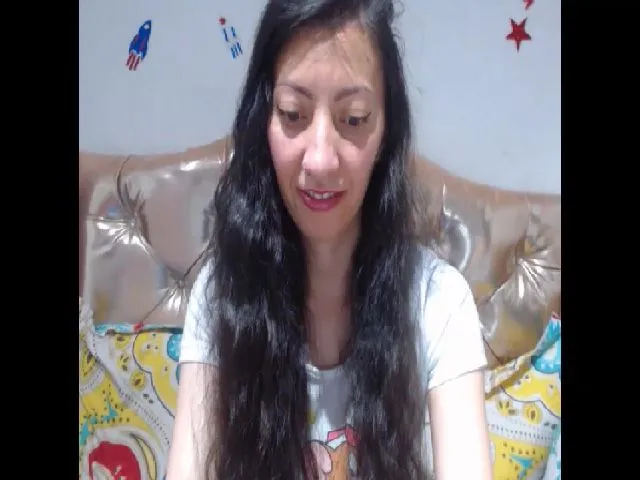 Live sex webcam photo for Kaymilf #252930179