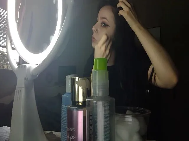 Live sex webcam photo for LilithLucid #264031003
