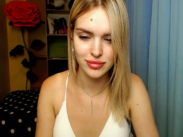 Live sex webcam photo for Emmi_Sierra #265560979